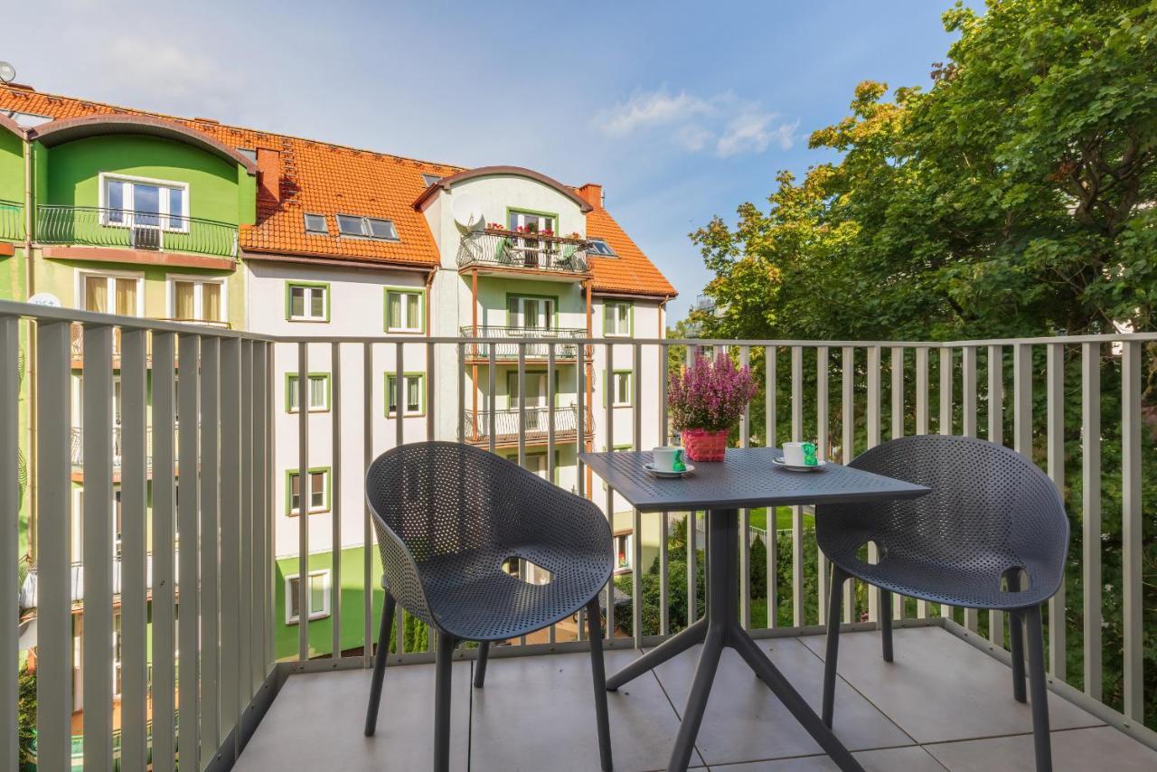 Port Lwowska With Swimming Pool By Renters Apartment *