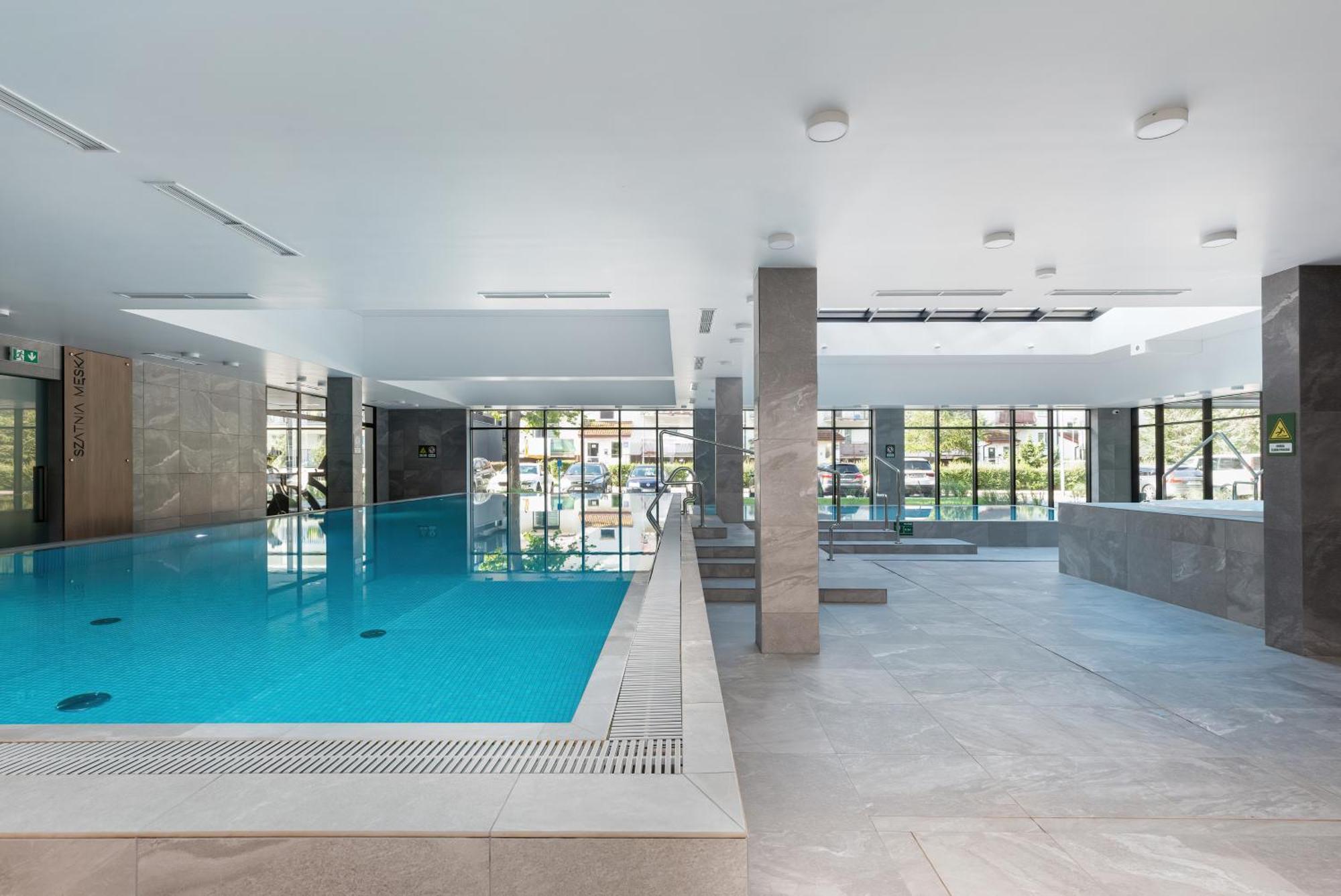 Port Lwowska With Swimming Pool By Renters Apartment *